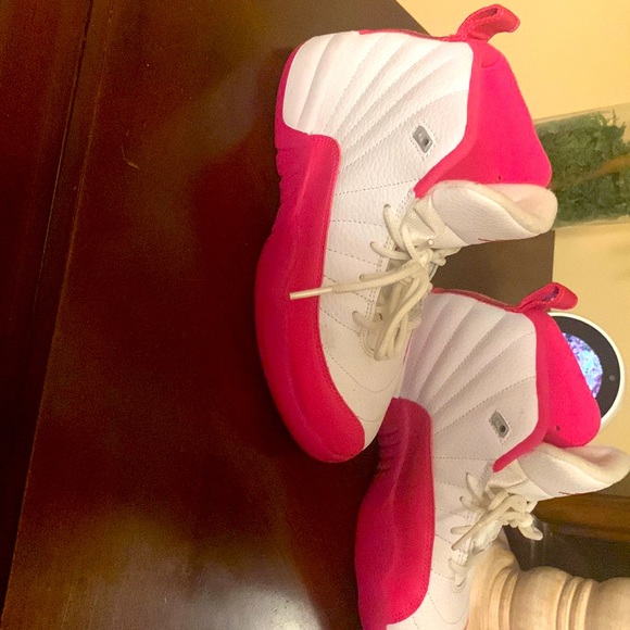 Pink/white Jordan’s